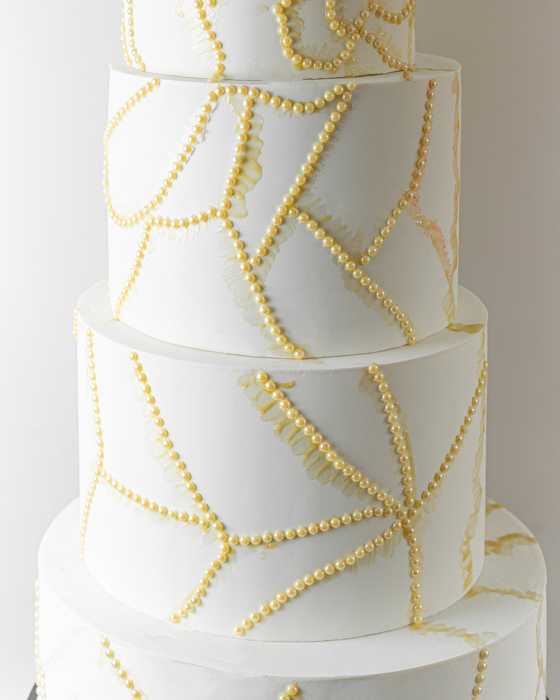 Golden line wedding birthday engagement corporate cakes near me